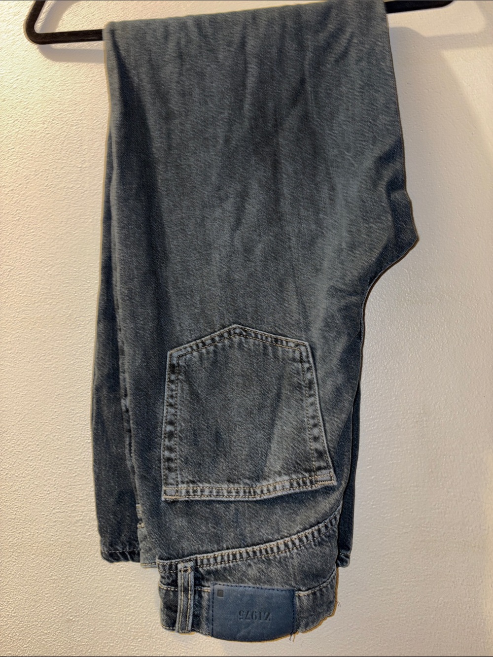 Zara Woman’s size 4 Relaxed Dark Black Denim Jeans